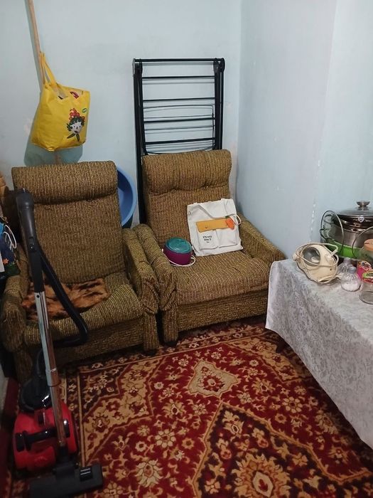4 mavze 3 etaj 1 xona uy sotiladi
