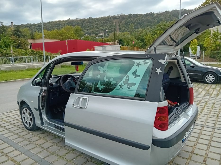 Продавам Пежо 1007