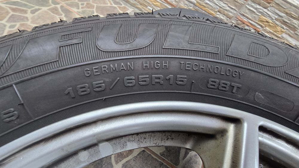 Jante aliaj Logan Clio Anvelope iarna 185 65 r15 sandero  dacia 4x100