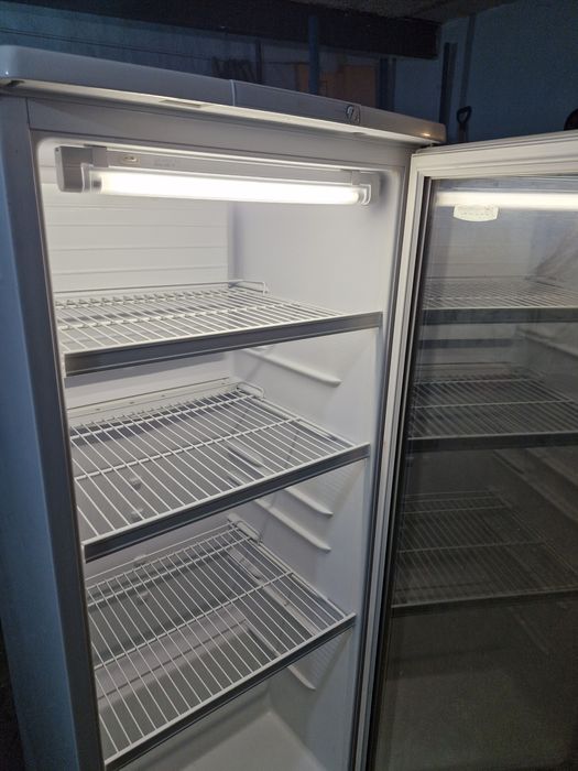 Продаю холодильник