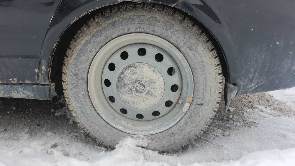 Покрышки комплект зимние