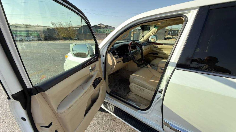 LEXUS LX570, 2013 йил идеал ҳолатда, двигател капитал таъмирланган