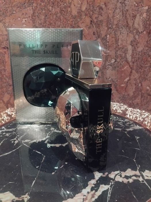 Продавам оригинален Philipp Plein The $kull Gold Edition