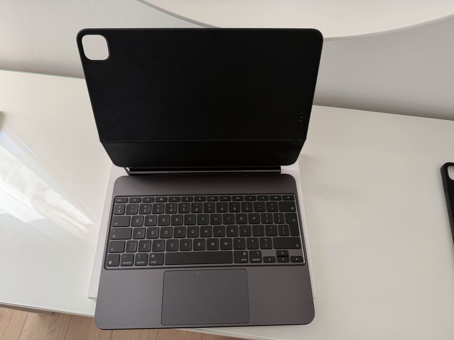 Tastatura Apple Magic pentru iPad Pro 13" (M4/M5), International English, Black