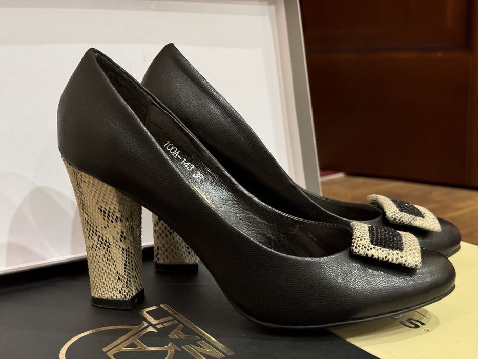 Туфли Carlabei на каблуке