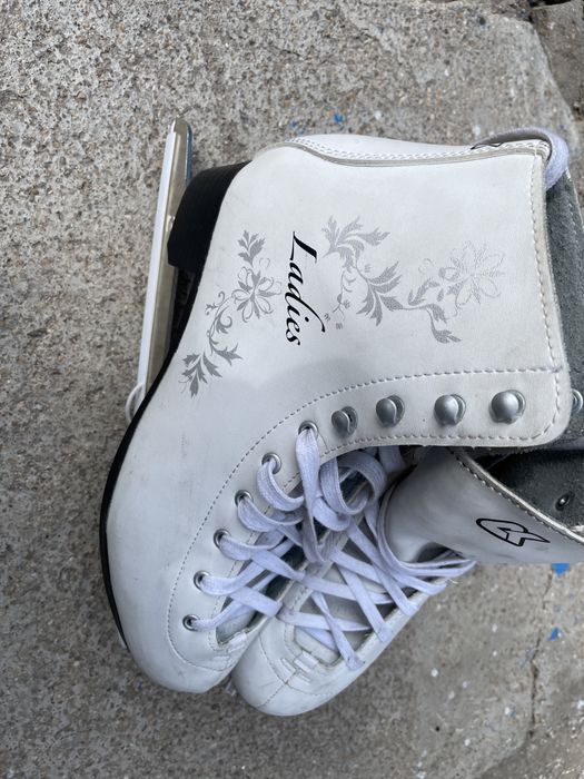 Продам коньки мужские