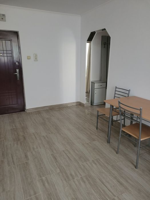 Vand apartament decomandat 2 camere