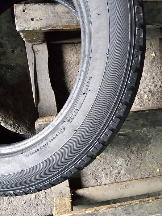 2 anvelope iarna 215 60 17 Sumitomo 2023