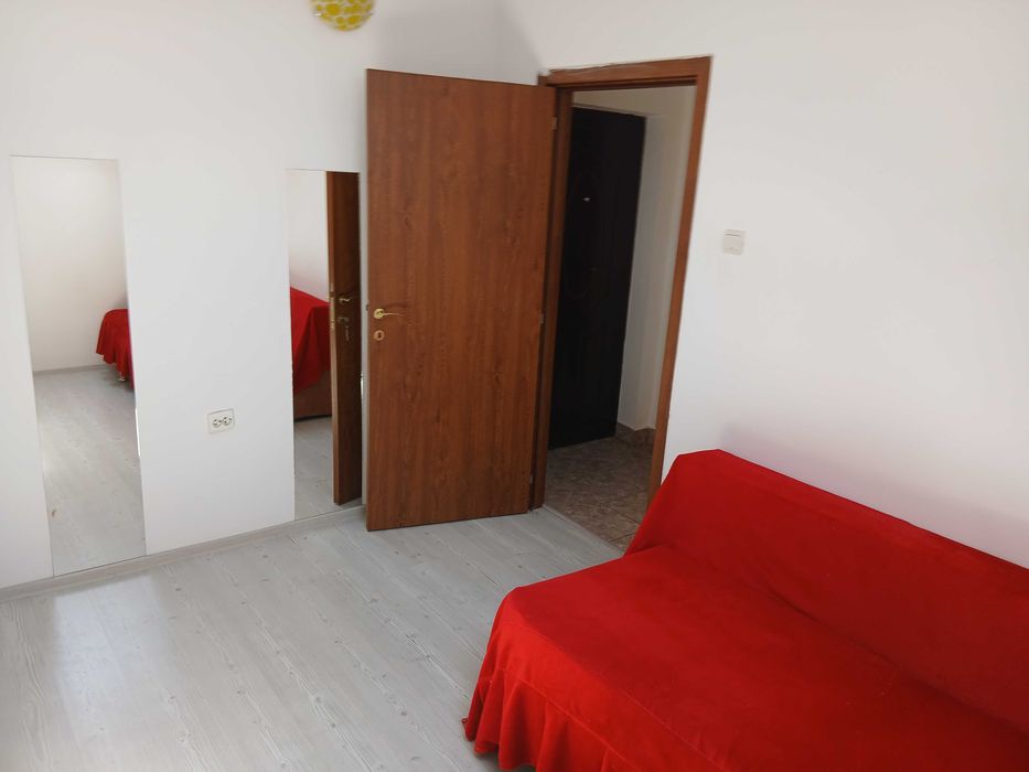 Vand garsoniera comfort 1  Caracal st And. Muresanu bl 4 sc 1 ap 22 ,27mp se vinde cu tot cu mobilier
