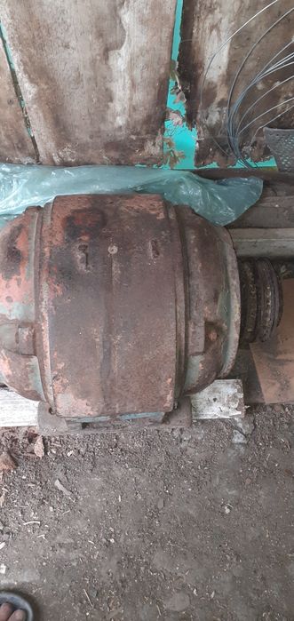 Vând motor 3faze 22kw