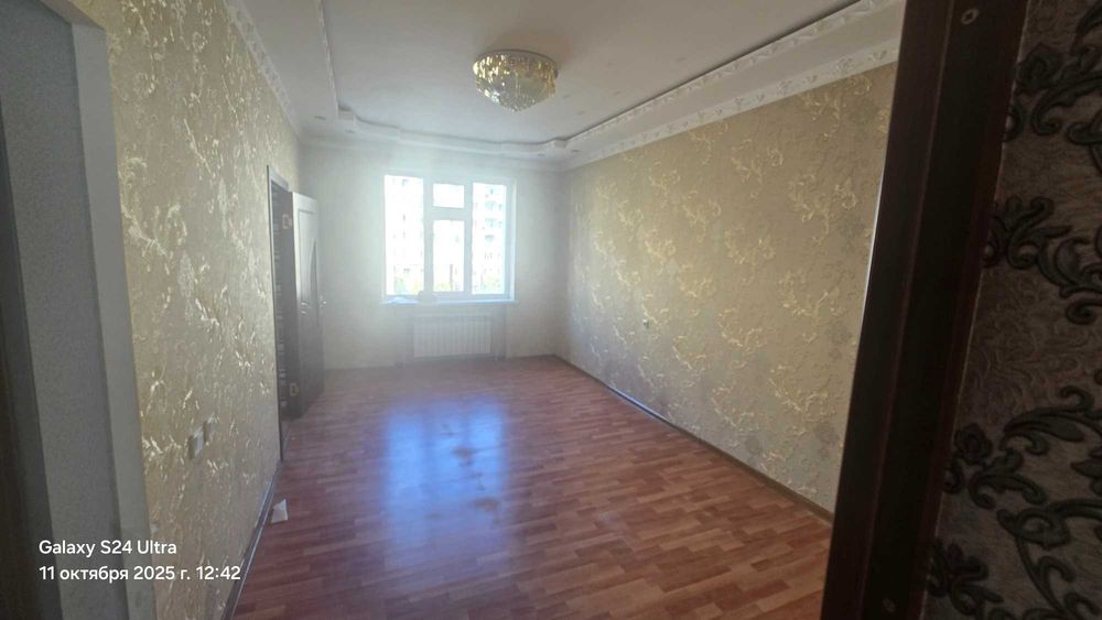 Продается квартира на массиве Сергели 6А