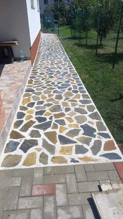 piatra naturala de munte si montaj