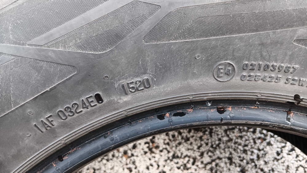 Летни гуми 215 65 16 2 бр. Continental и 2 бр. Semperit