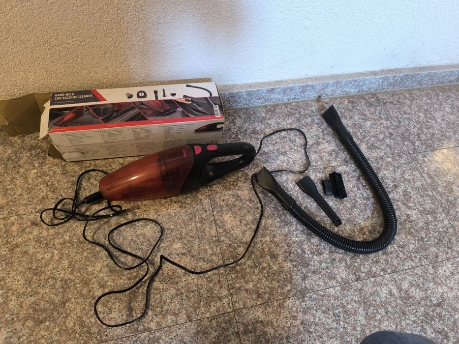 Aspirator auto cu alimentare la 12V