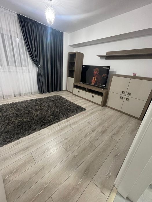 Inchiriez apartament decomandat 2 camere