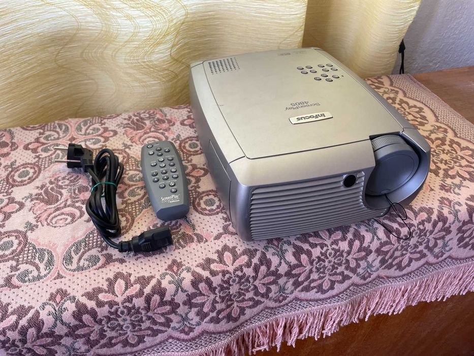 InFocus ScreenPlay 4805