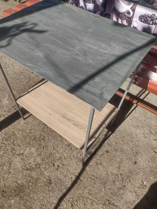 Метален стелаж рафт.