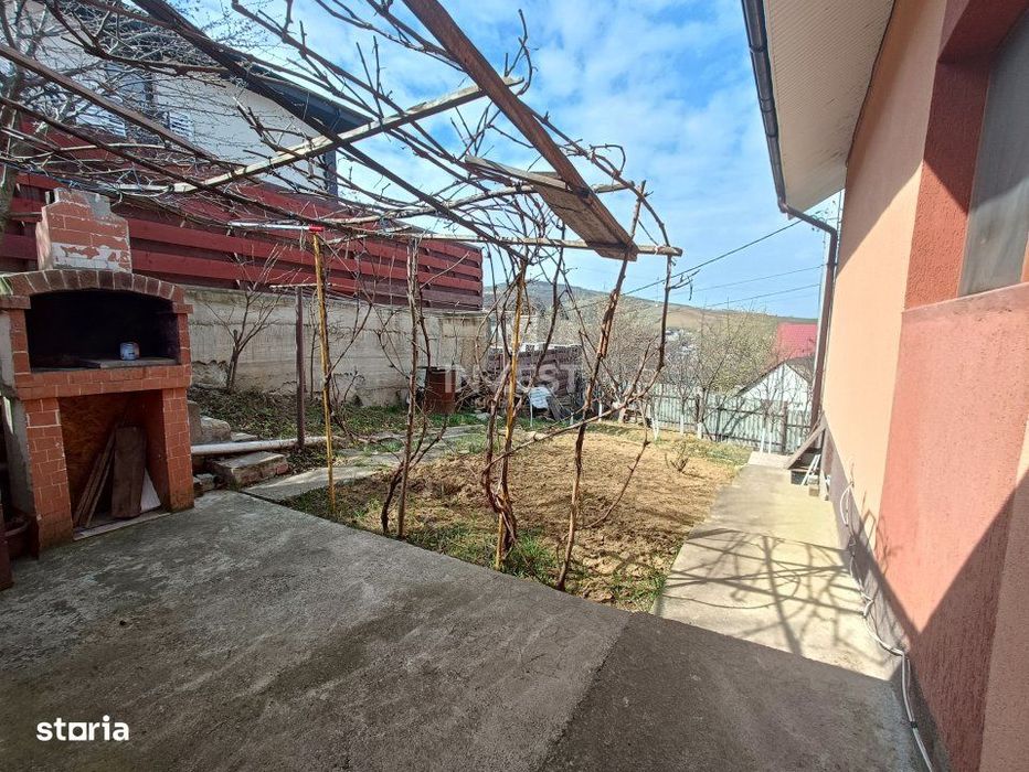 Casa S+P+1E, 185mp Utili, 5 camere, la strada principala -  TOMESTI