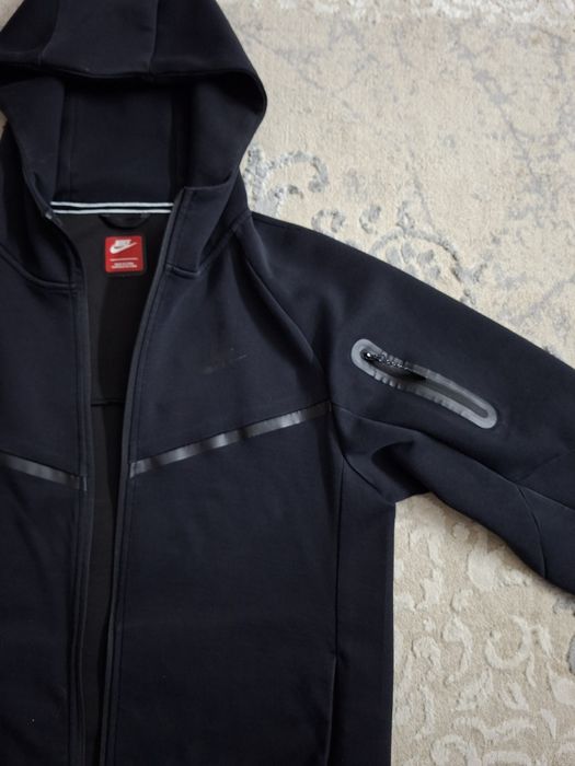 Продам Nike Tech Fleece