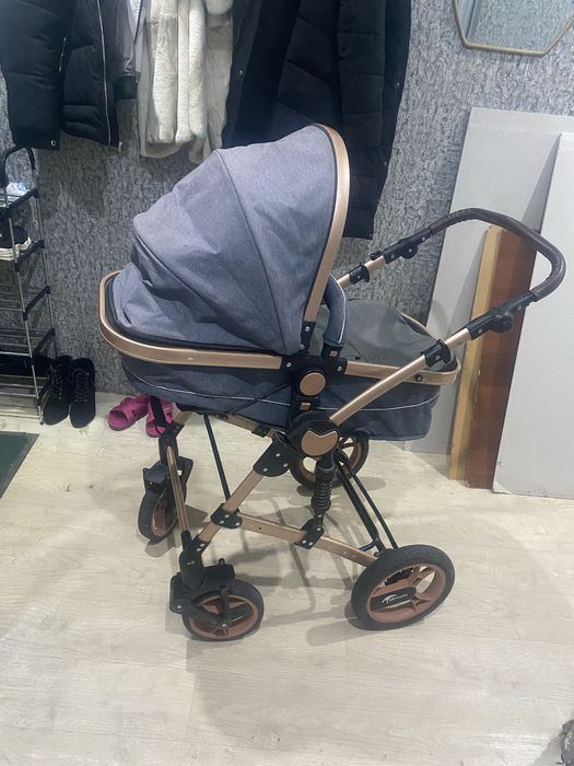 Коляска всесезонная