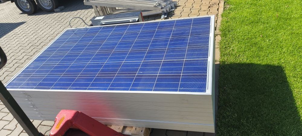 1 Invertor effekta +9 panouri solare +suporții