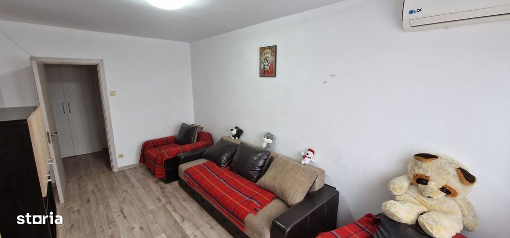 Doua camere in zona sediu politie.