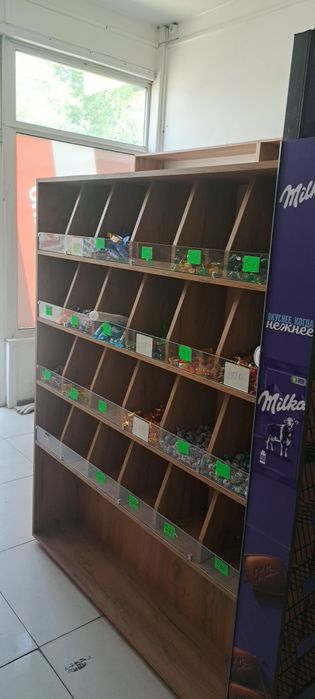 Продам стелажи , стол.
