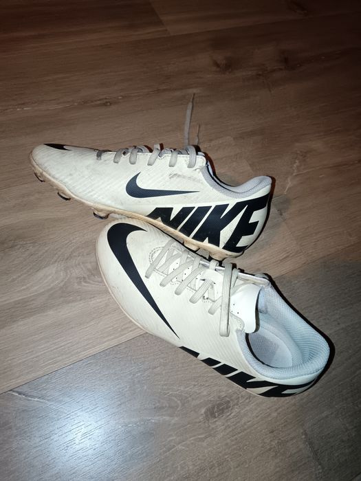 Бутонки за футбол (34 номер)