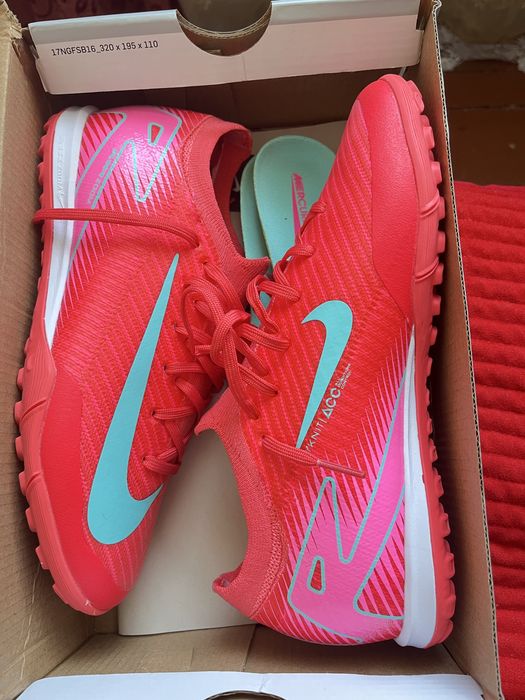 Nike сороконожки
