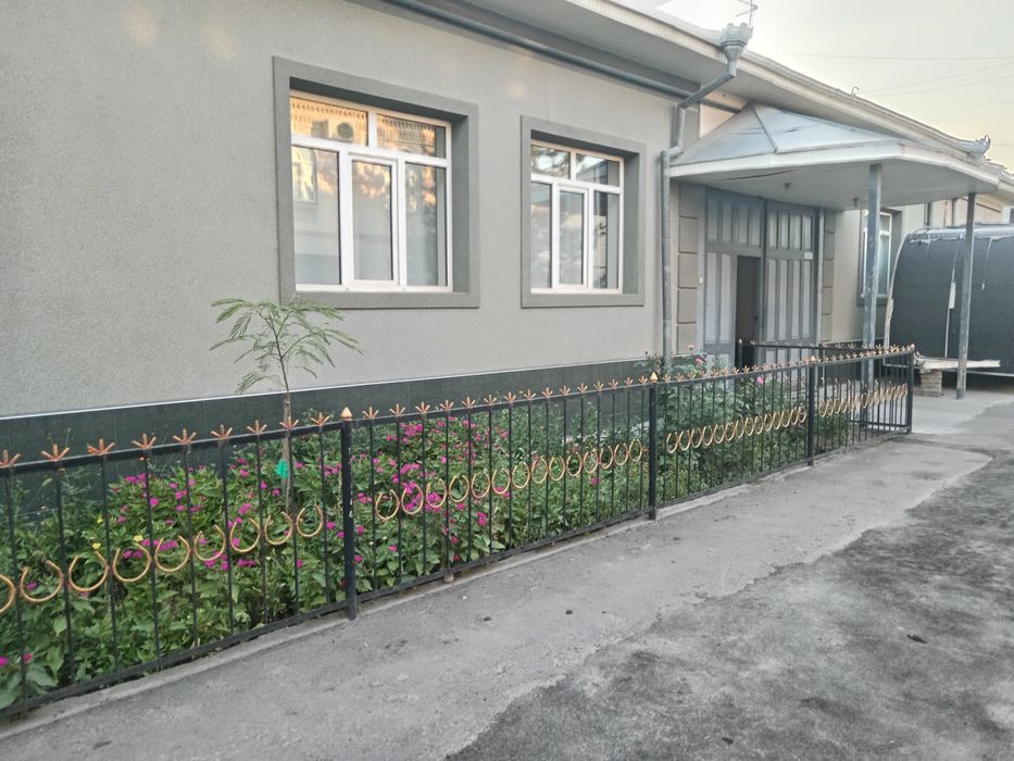 Bektemir tumanida uy sotiladi.