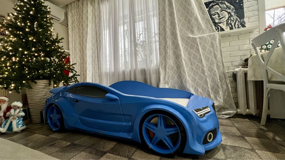 Кровать машина с матрацем ортопедом