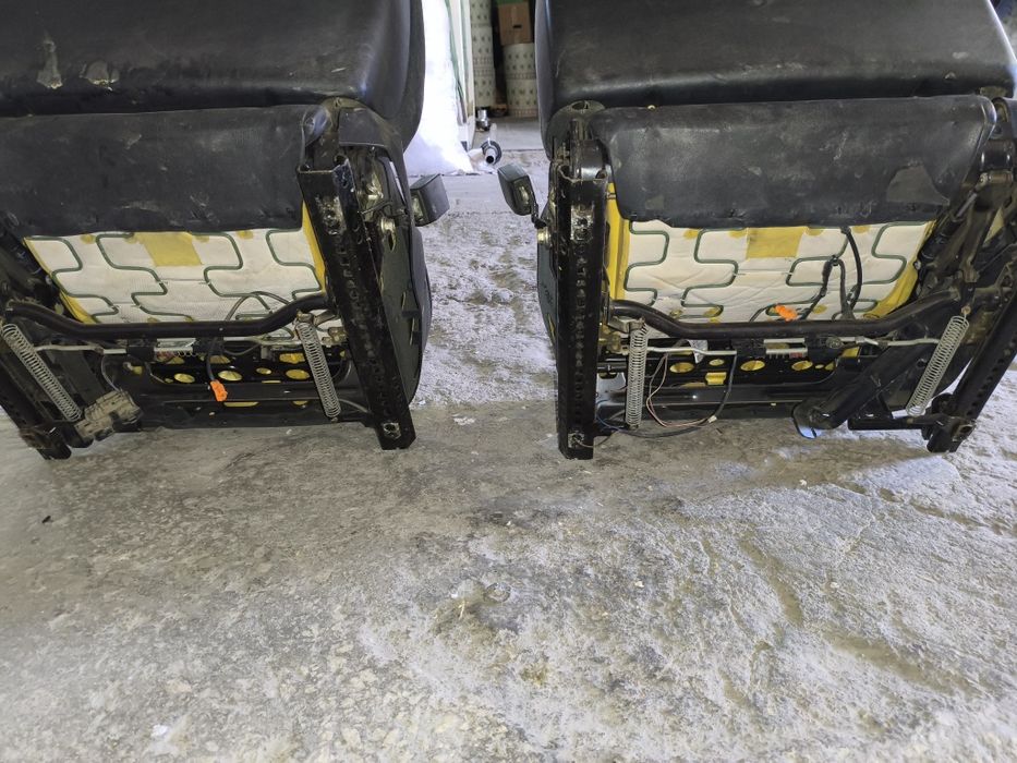 Сиденья переднии  от BMW