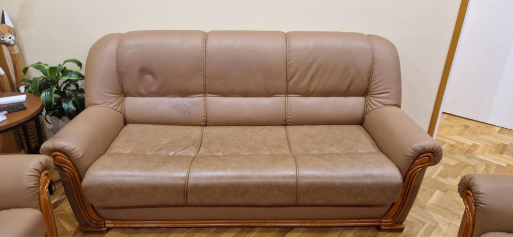 Продавам секция