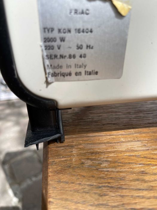 продавам италианска конвекторна електрическа печка 2000вата