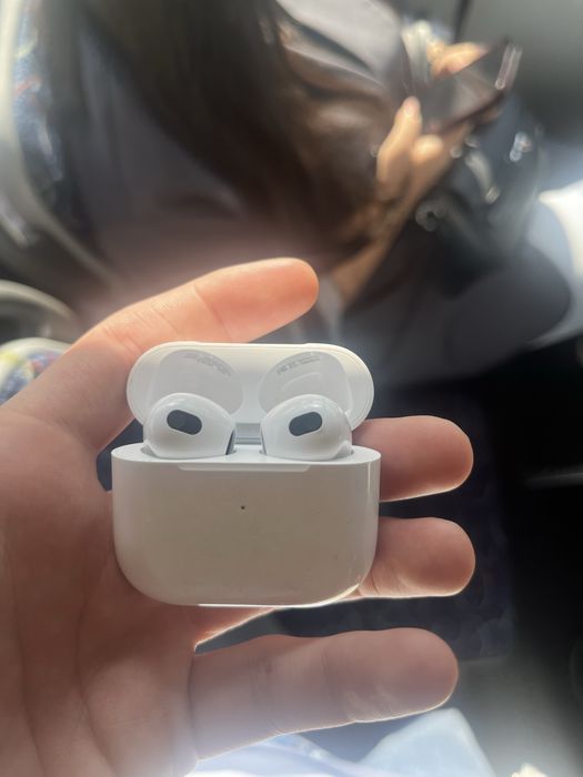 Продам airpods 3