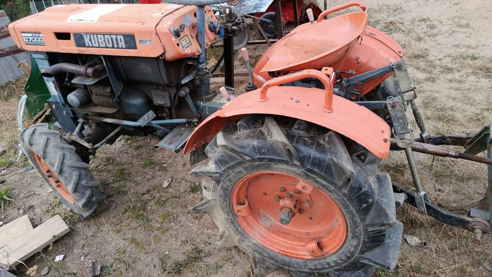Vând tractoraș kubota