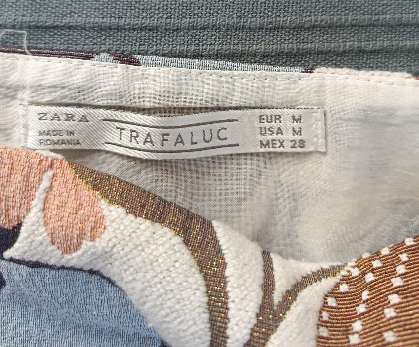 Top scurt superb Zara