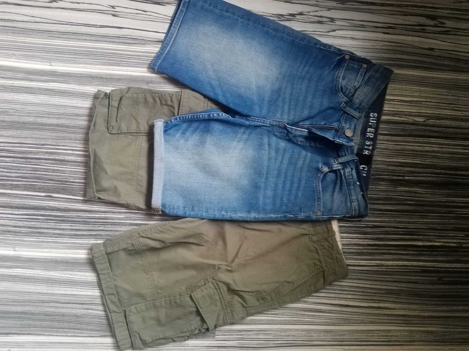 Къси панталонки 2 бр. 10лв.