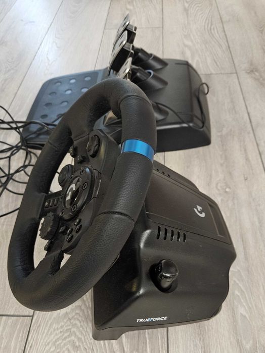 Volan Logitech G923 Trueforce + Pedale PS5 PS4 PC - Stare foarte buna