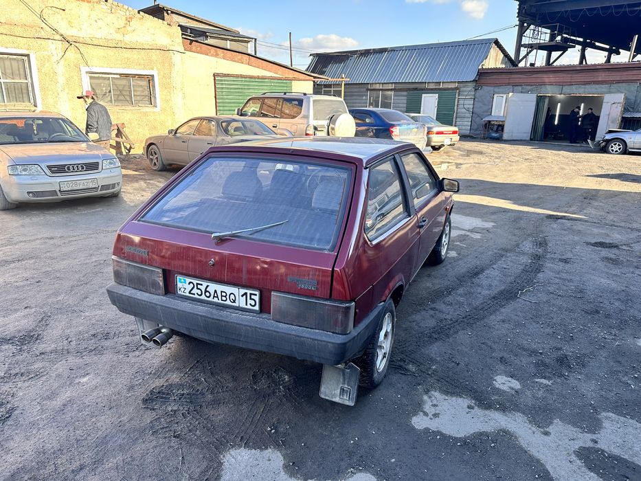 Автомобиль Ваз 2108