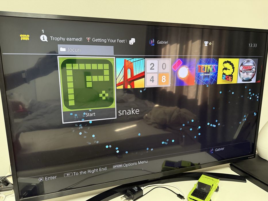 PlayStation 4 , 1 TB + peste 30 de jocuri incluse