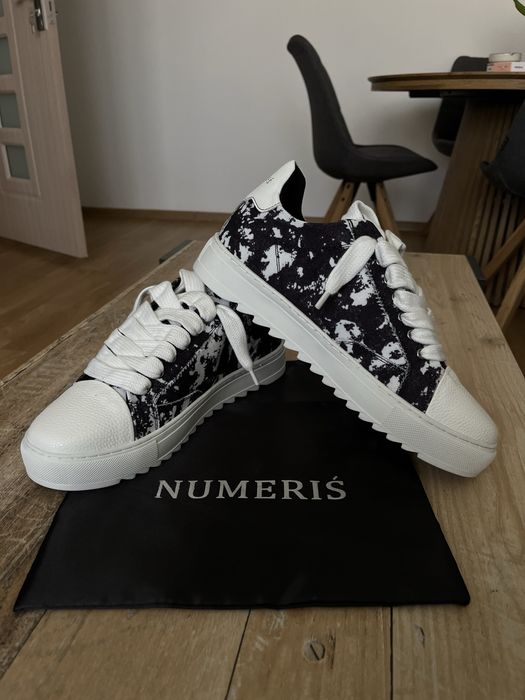 Vand Numeris black&white