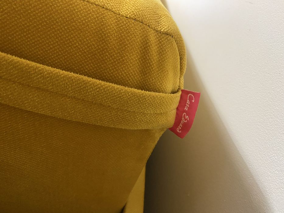 Vand canapea extensibila , stare buna fara  defecte cu fotolii