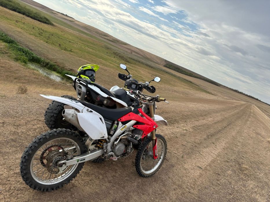 Vând sau schimb honda