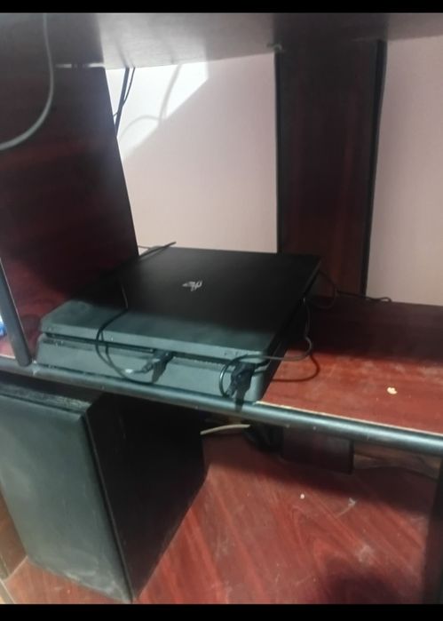 Playstation 4 la vanzare perfect funcțional trebuie doar să-l. Cureti de praf