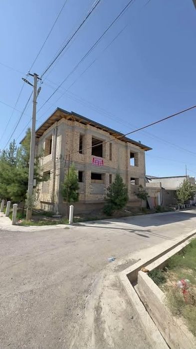 Qizg'aldoq mahallada joylashgan Orienttir Zamona to'yxona