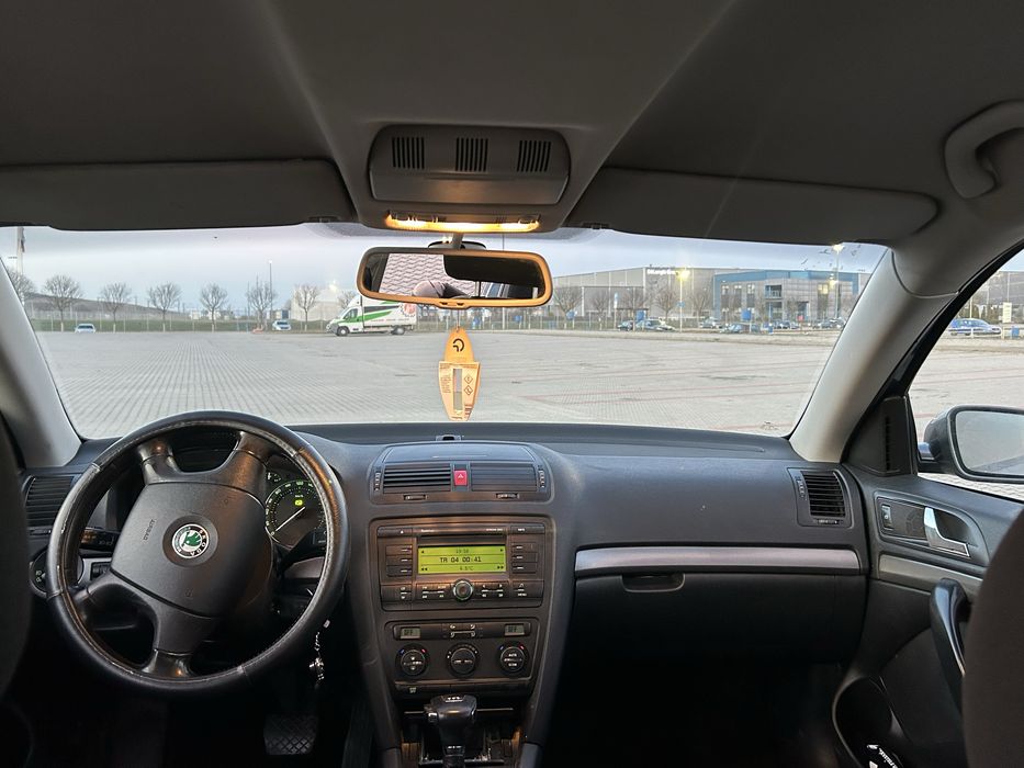 Vând skoda octavia 2