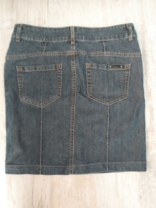 Пола - дънкова, модна ,къса