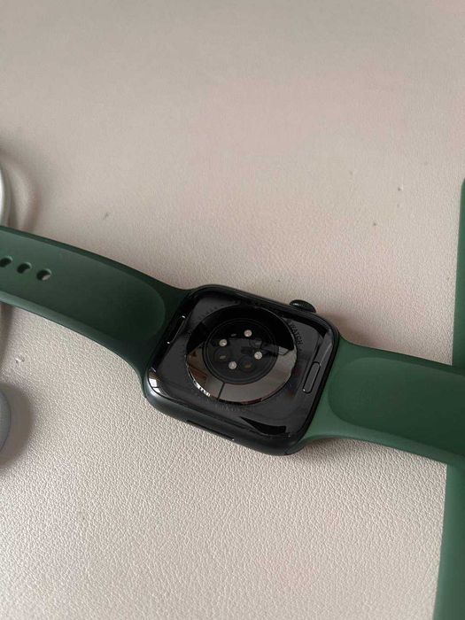 Продаю Apple Watch Series 7 45mm