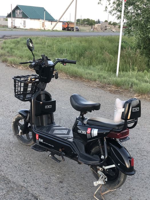 Продам skuter sk8